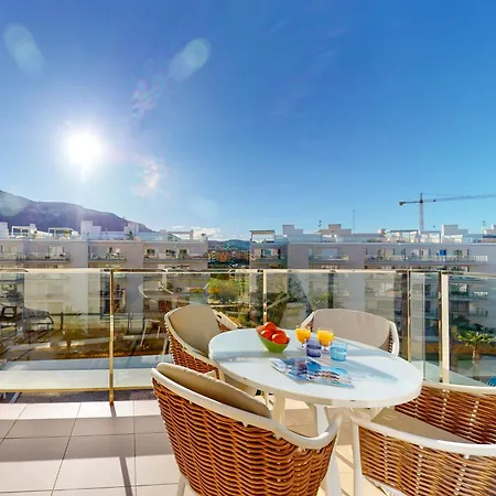 Atico Buen Vivir Con Gran Terraza Y Vistas Espectaculares En Marina Real Ii By Family Homes דניה