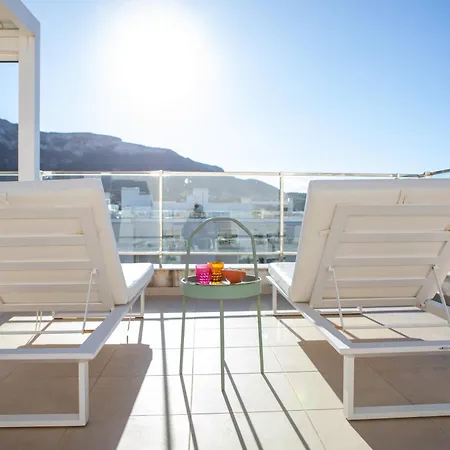 Atico Buen Vivir Con Gran Terraza Y Vistas Espectaculares En Marina Real Ii By Family Homes דירה